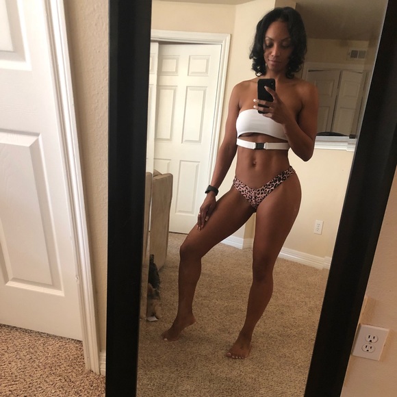 Bandeau Strapless Bikini - Picture 2 of 3